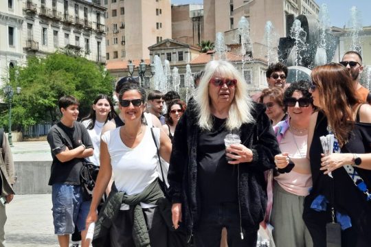 Η Πάολα Ρεβενιώτη ξετυλίγει το κουβάρι των αναμνήσεων κατά τη διάρκεια του Ερωτικού Περιπάτου
